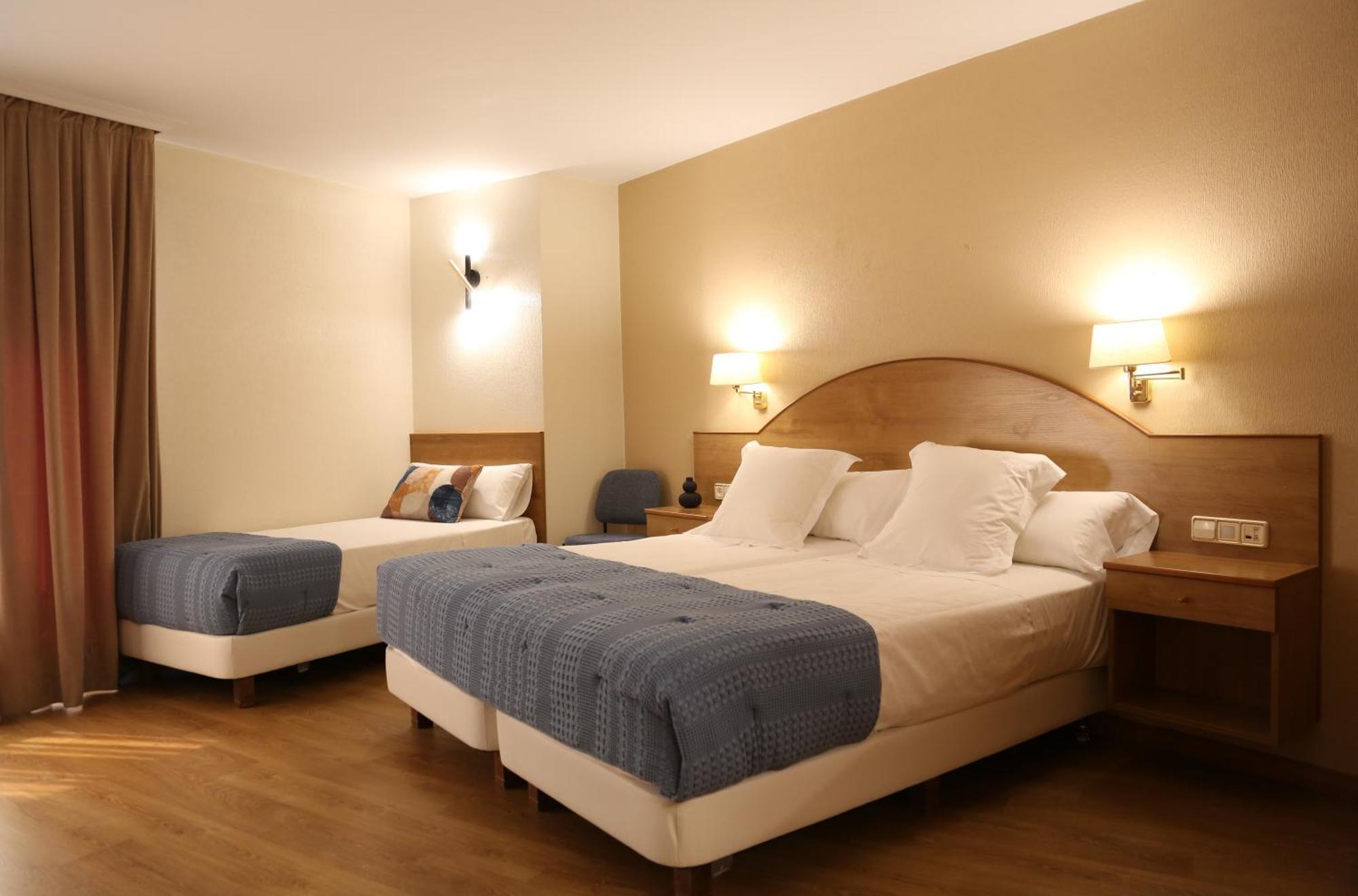 Hotel Maruxia *** Superior 格罗韦 外观 照片